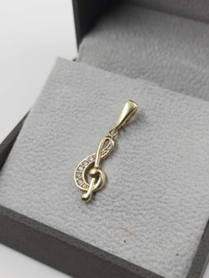 תליון זהב 14K מפתח סול משובץ